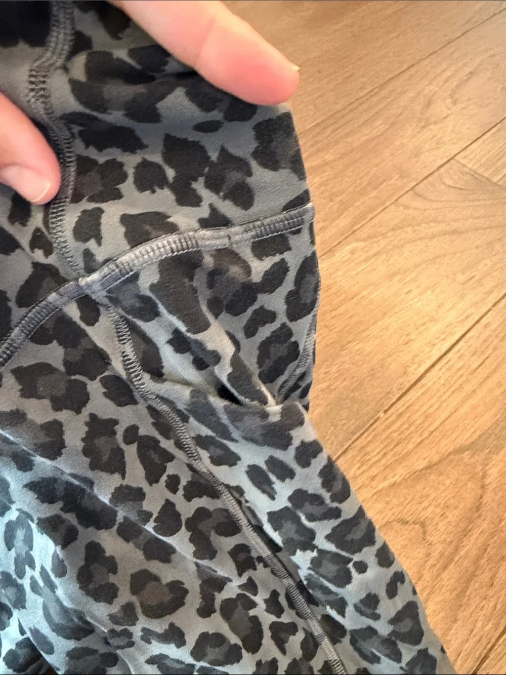 Lululemon InStill High-Rise Tight 25” ThreeD Leopard Gray Size 10 - C71-010